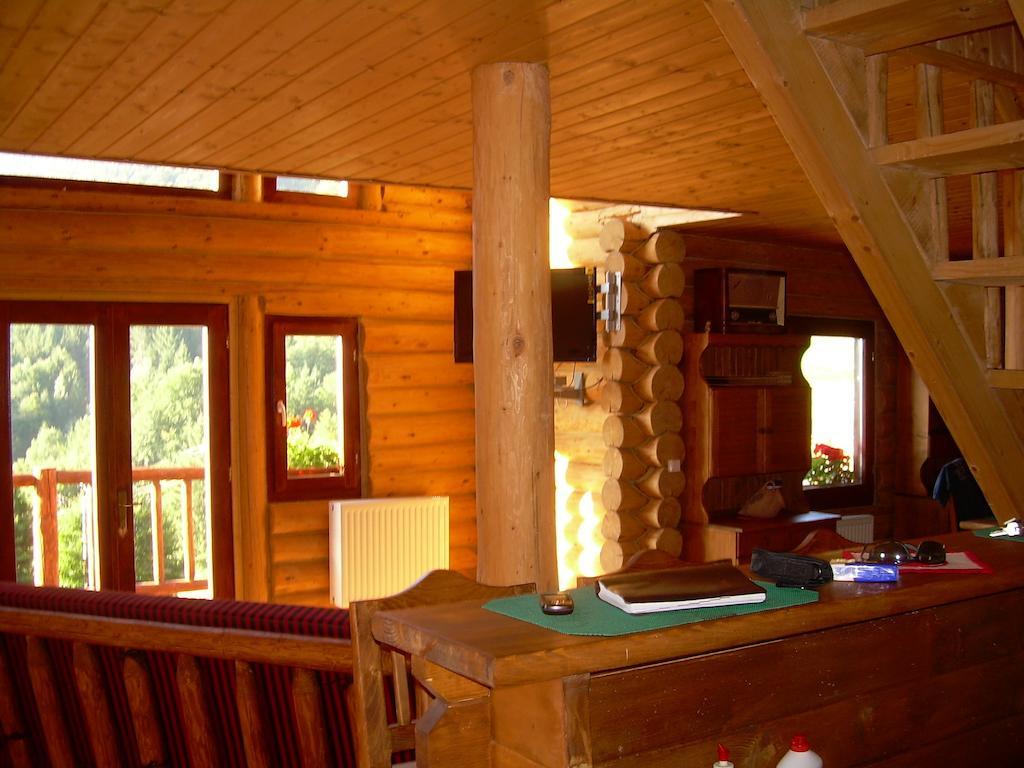 Veresko Villa Lacu Rosu Ruang foto