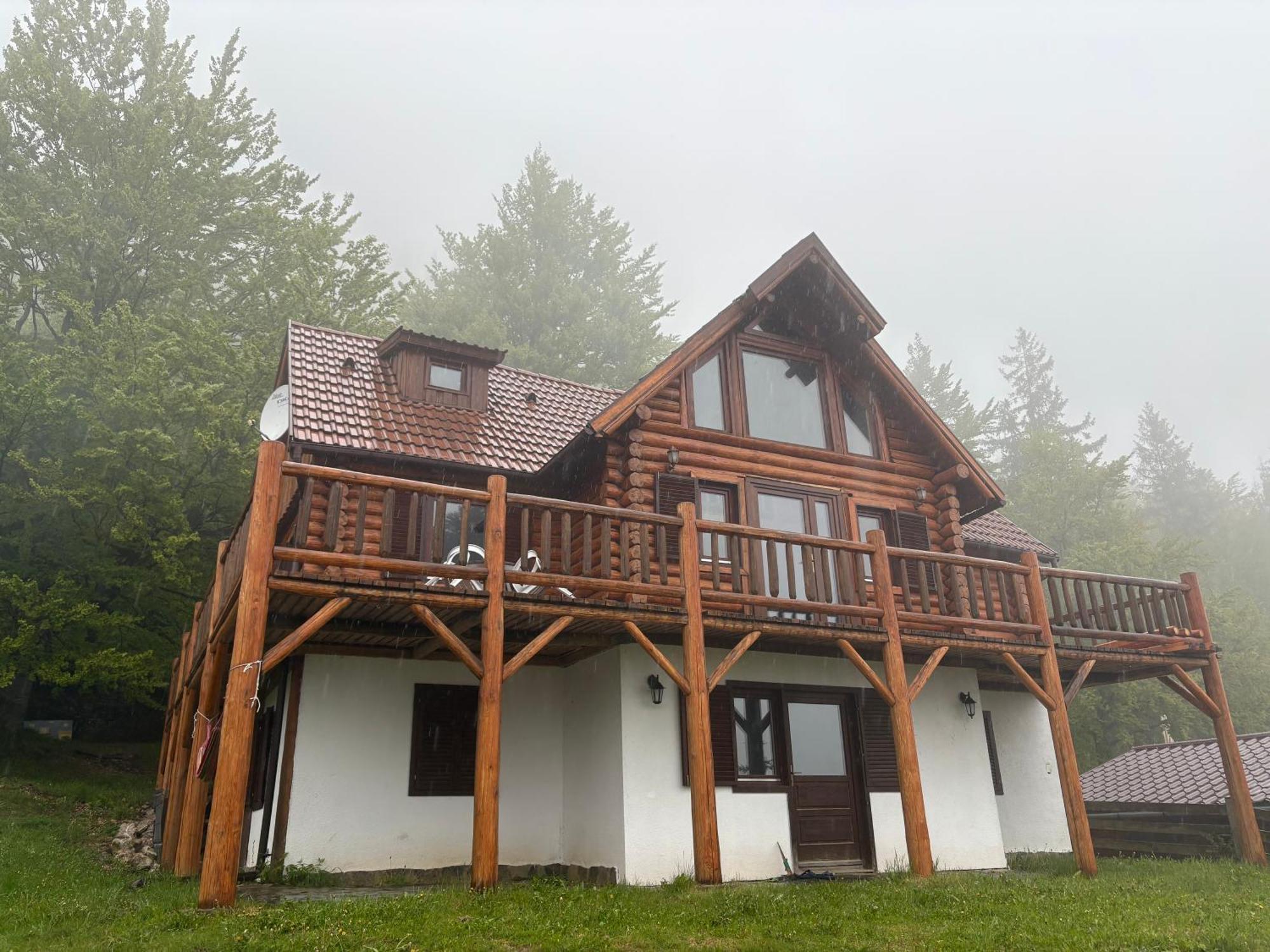 Veresko Villa Lacu Rosu Bagian luar foto